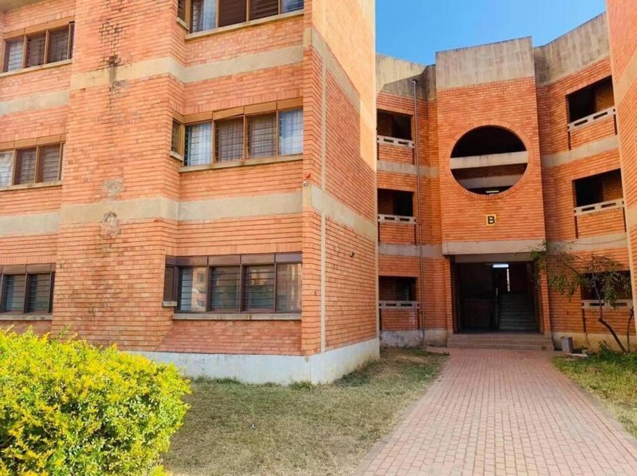 Spacious Zamtel Flat Lusaka Kültér fotó