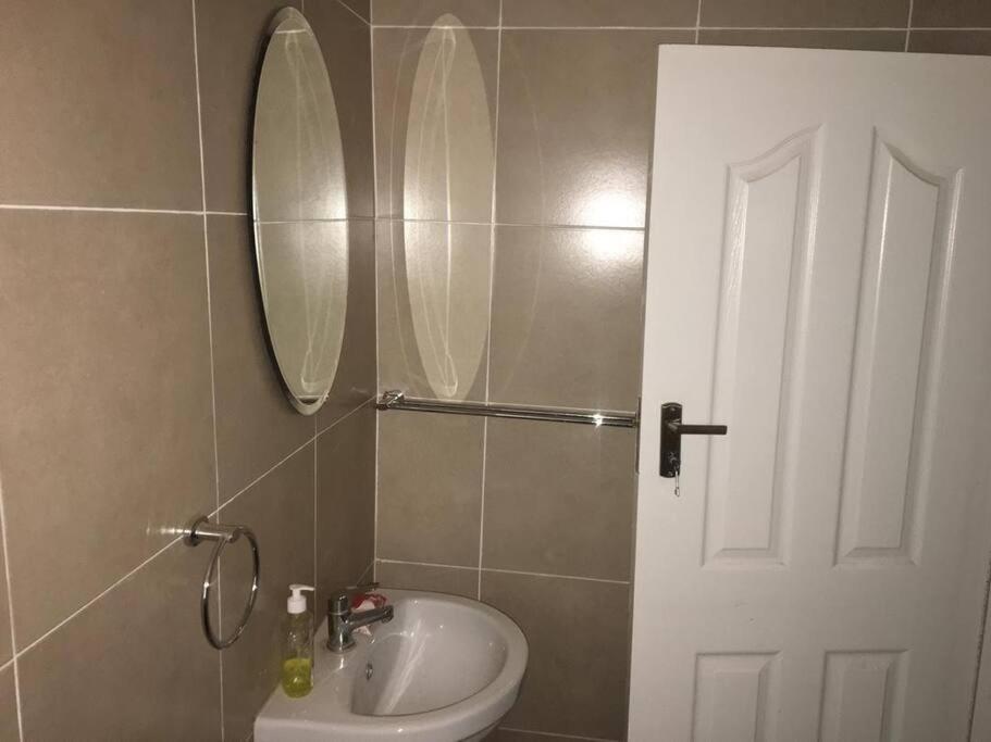 Spacious Zamtel Flat Lusaka Kültér fotó