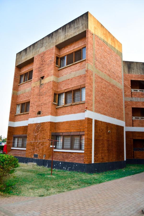 Spacious Zamtel Flat Lusaka Kültér fotó